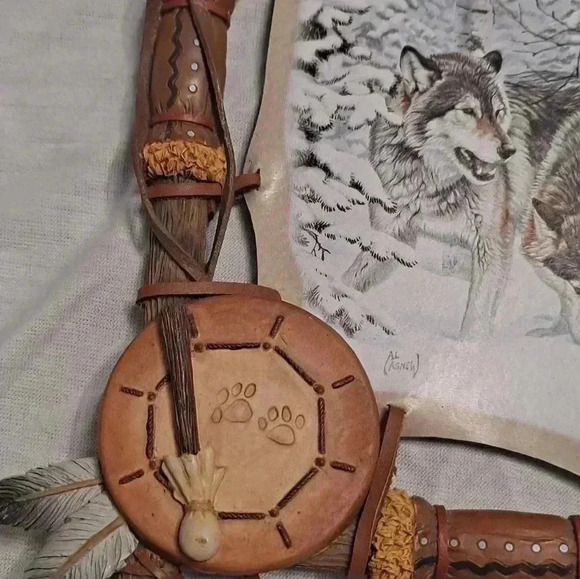 Winter vigil  wolves by the Bradford exchange Plate - Picture 3 of 15